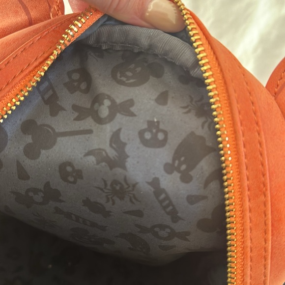 Pumpkin Mickey Loungefly Backpack 🎃 - Picture 9 of 9